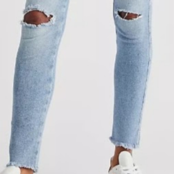 NWT Free People Distressed High Rise Jeans Size 24 Light Wash Raw Hem - Picture 8 of 12